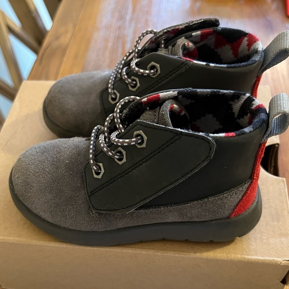UGG Other - UGG T Canoe Gray Toddler Boot Sz 7 With Box Velcro Closure